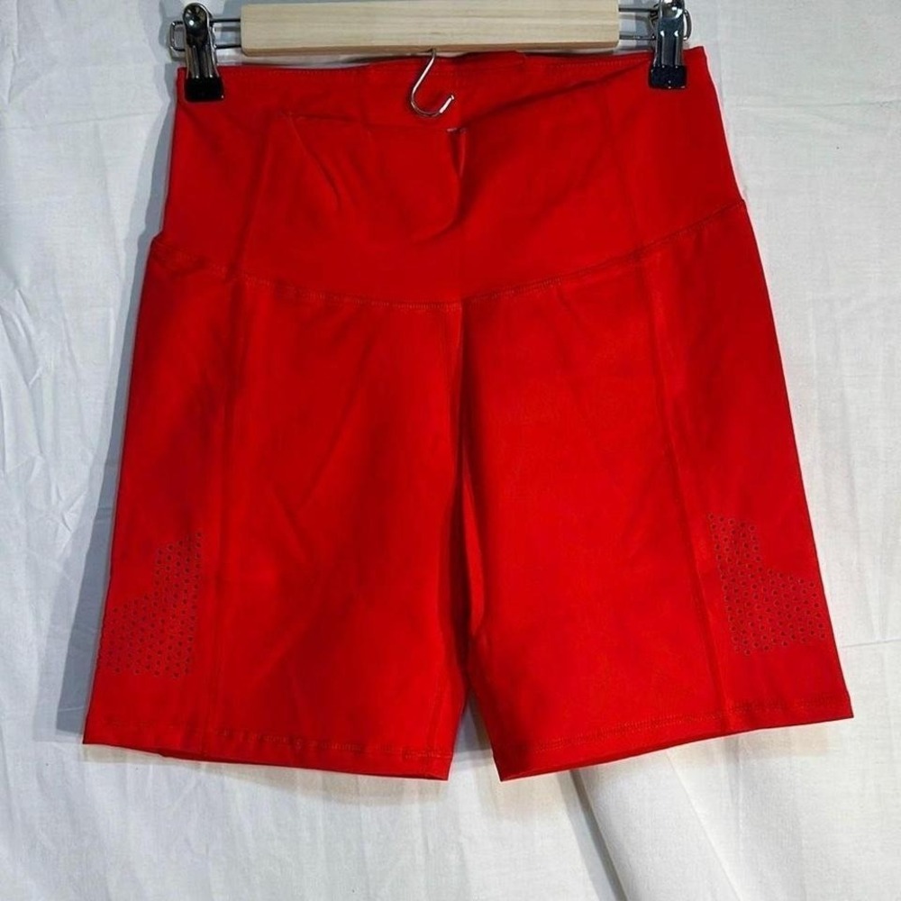 Stoic Bike Short Women's MEDIUM NWT | sporty| gym |‎ workout | yoga| leggings